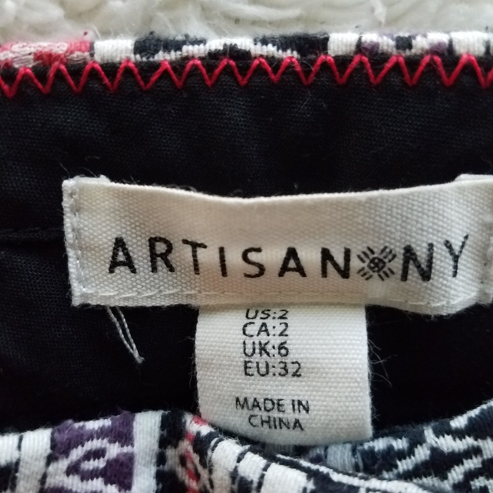 BOGO Artisan NY Tribal Print Shorts Size 2 - Picture 2 of 7